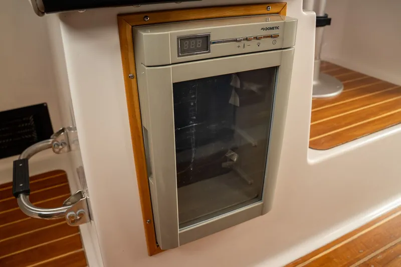 Slide: The Image of Cutwater C-28 2020 - 22