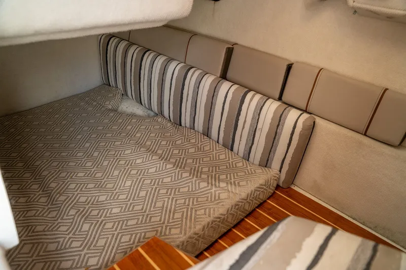 Slide: The Image of Cutwater C-28 2020 - 24