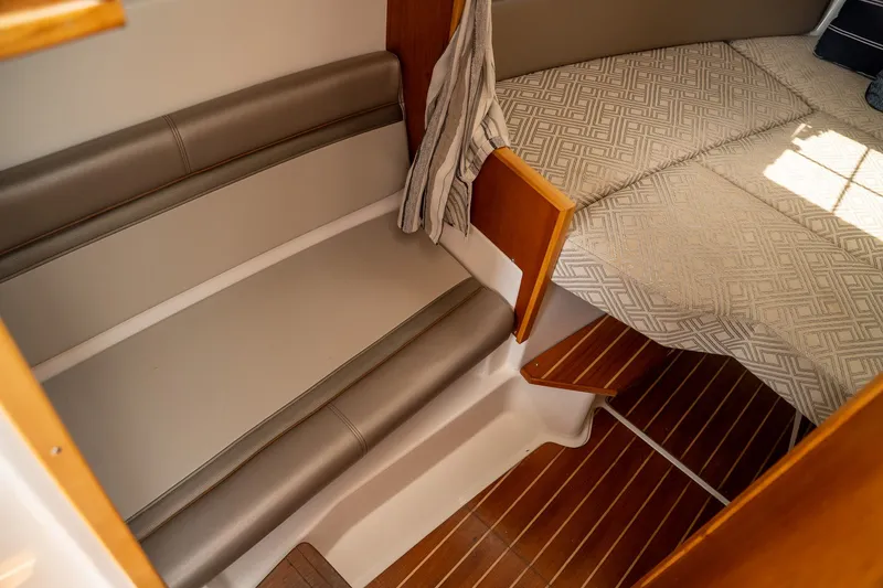 Slide: The Image of Cutwater C-28 2020 - 26