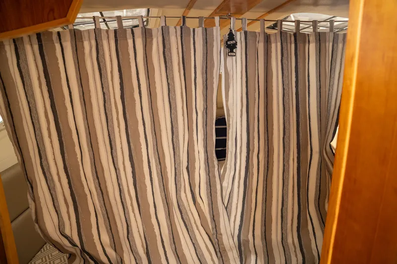 Slide: The Image of Cutwater C-28 2020 - 31