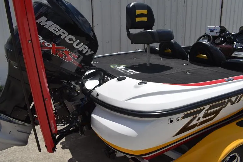 Slide: The Image of 2008 Nitro Z9 CDC boat with Mercury Pro XS engine, featuring a sleek design and comfortable seating. - 4