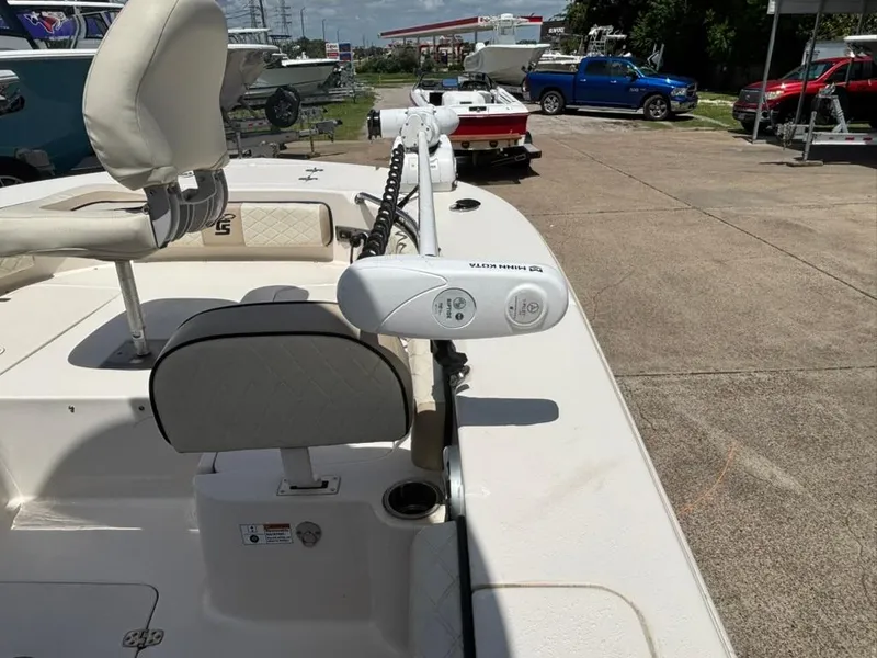 Slide: The Image of 2022 Carolina Skiff 26 Ultra Elite boat with Minn Kota trolling motor. - 15