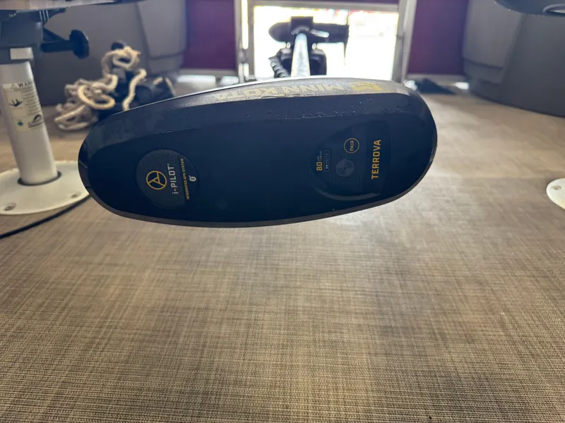 Slide: The Image of Trolling motor on 2023 Sun Tracker Bass Buggy 18 DLX boat interior. - 9