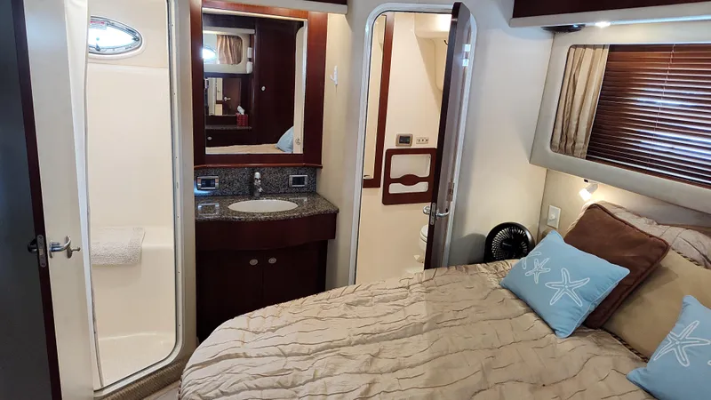 Slide: The Image of Sea Ray 390 Motor Yacht 2005 - 54