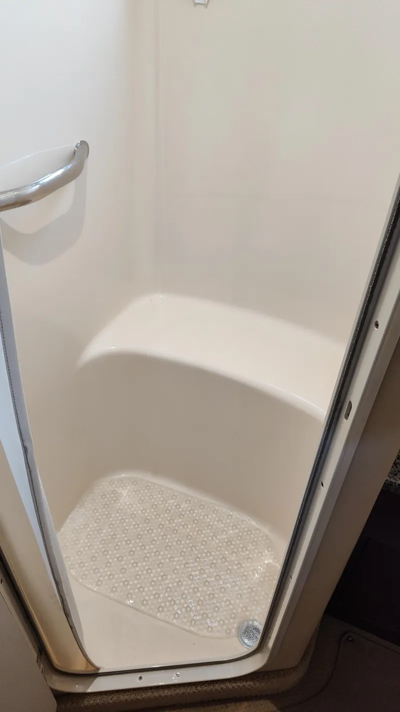 Slide: The Image of Sea Ray 390 Motor Yacht 2005 - 56