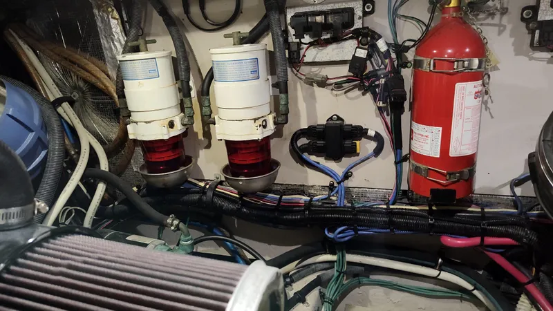 Slide: The Image of Sea Ray 390 Motor Yacht 2005 - 60