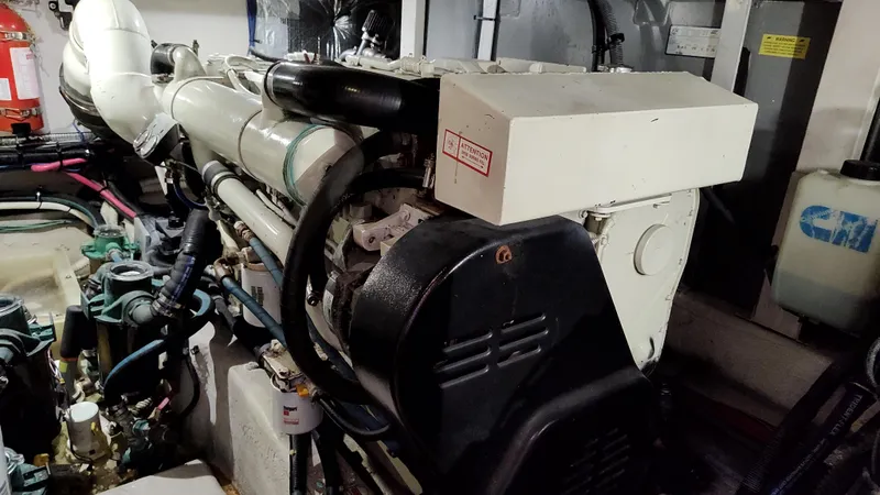 Slide: The Image of Sea Ray 390 Motor Yacht 2005 - 63