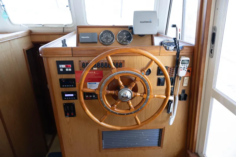 Slide: The Image of Mainship 400 Trawler 2006 - 52