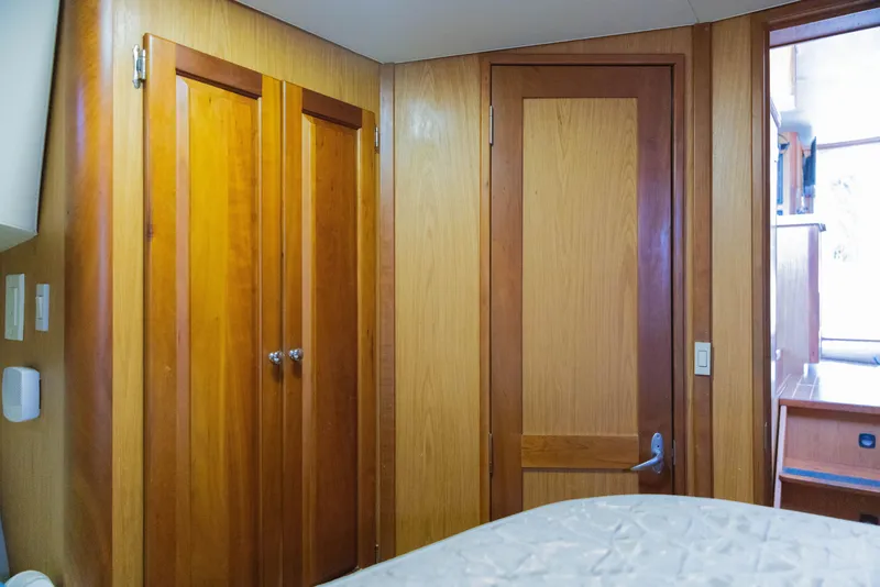 Slide: The Image of Mainship 400 Trawler 2006 - 59