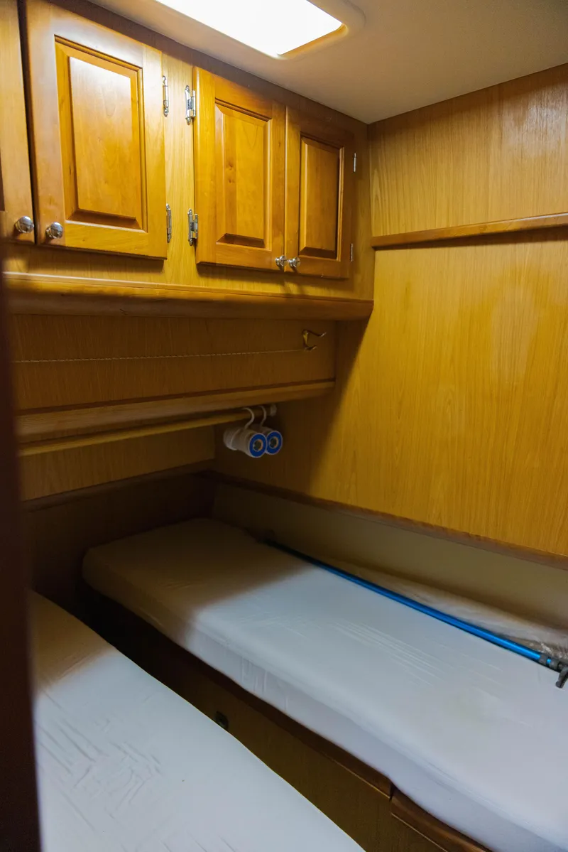 Slide: The Image of Mainship 400 Trawler 2006 - 64