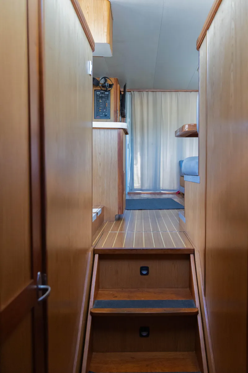 Slide: The Image of Mainship 400 Trawler 2006 - 68