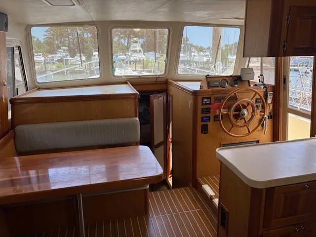 Slide: The Image of Mainship 400 Trawler 2006 - 82