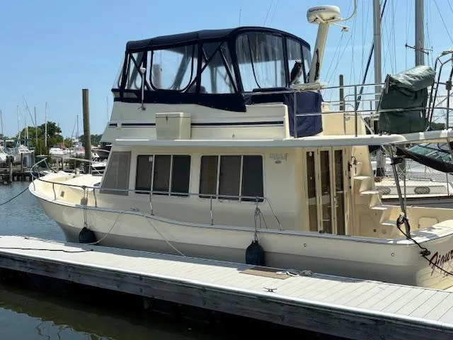 Slide: The Image of Mainship 400 Trawler 2006 - 86