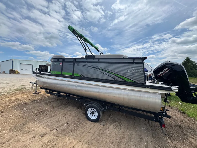 Slide: The Image of Qwest 818 Lanai Sport Fish 2022 - 1