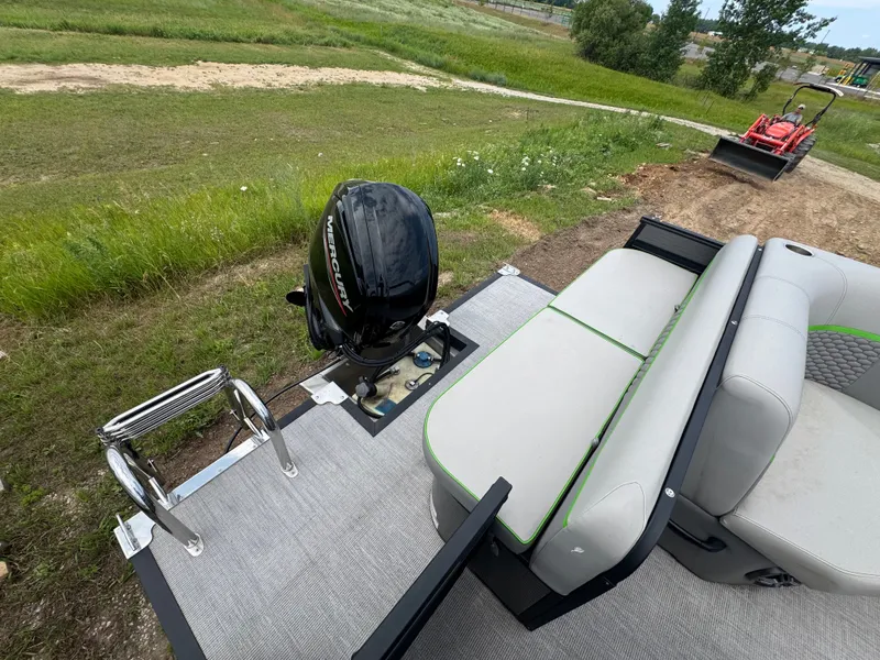 Slide: The Image of Qwest 818 Lanai Sport Fish 2022 - 11