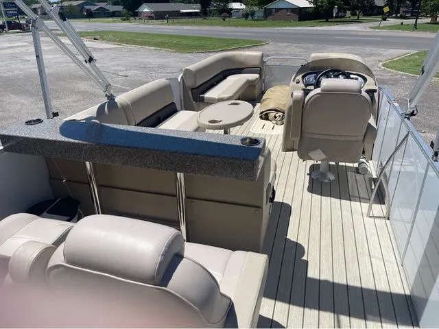 Slide: The Image of SunCatcher V 324SE 2019 - 14