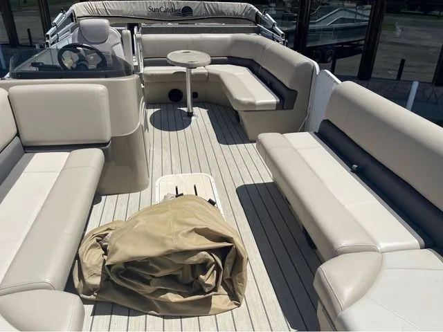 Slide: The Image of SunCatcher V 324SE 2019 - 6