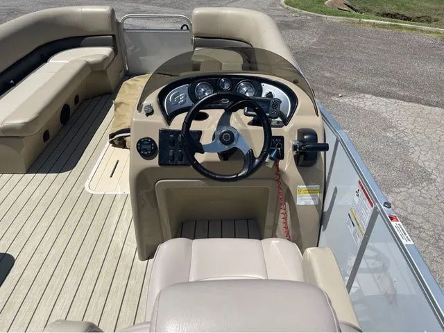 Slide: The Image of SunCatcher V 324SE 2019 - 8