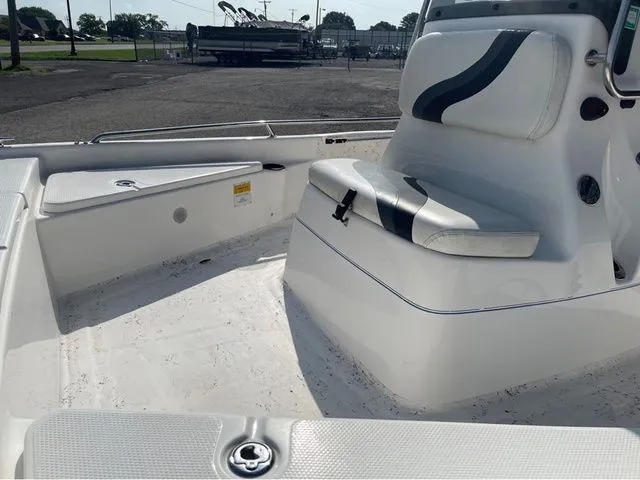 Slide: The Image of Blue Wave 190 DELUXE 2009 - 10