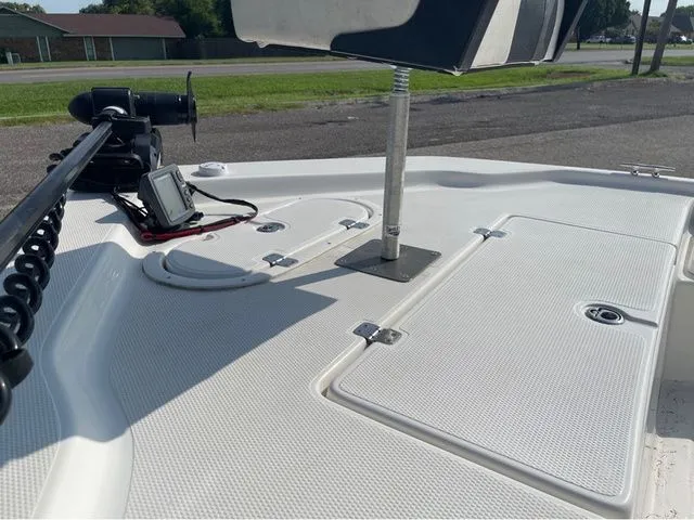 Slide: The Image of Blue Wave 190 DELUXE 2009 - 11