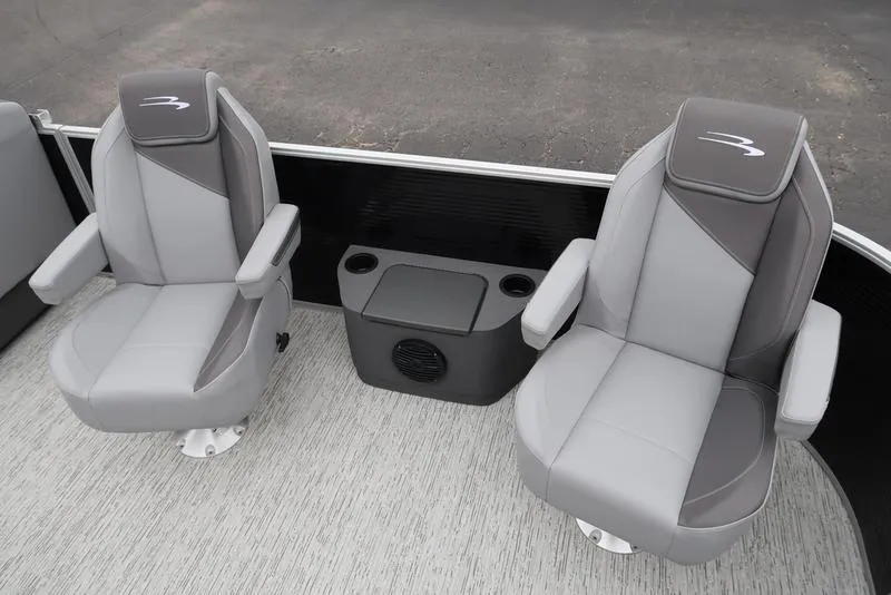 Slide: The Image of 2025 Bennington S L-Bench 21 SLJ boat seats with armrests and center console. - 8