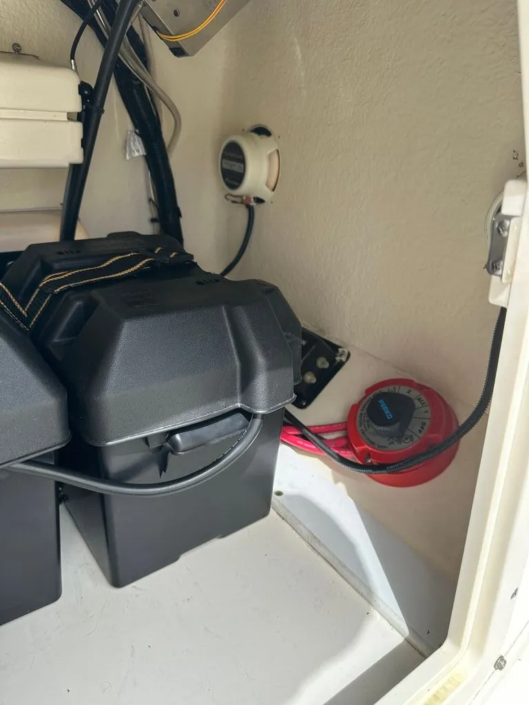 Slide: The Image of Boston Whaler 17 Montauk 2016 - 18