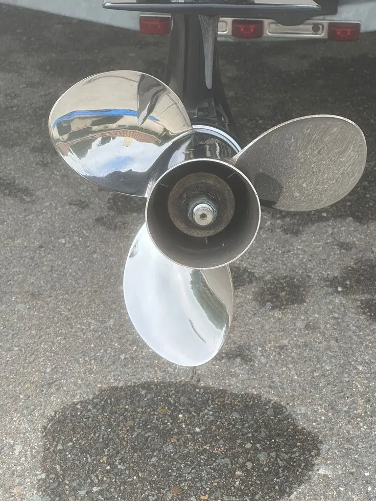 Slide: The Image of Boston Whaler 17 Montauk 2016 - 19