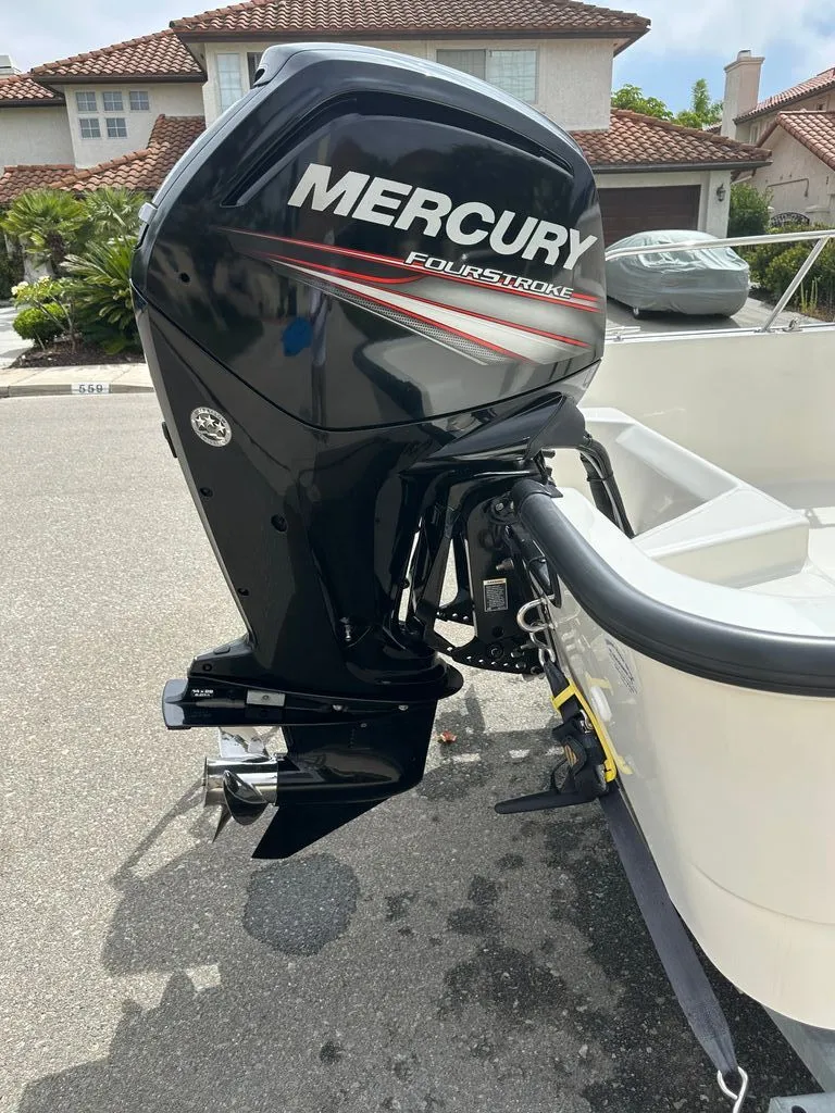 Slide: The Image of Boston Whaler 17 Montauk 2016 - 21