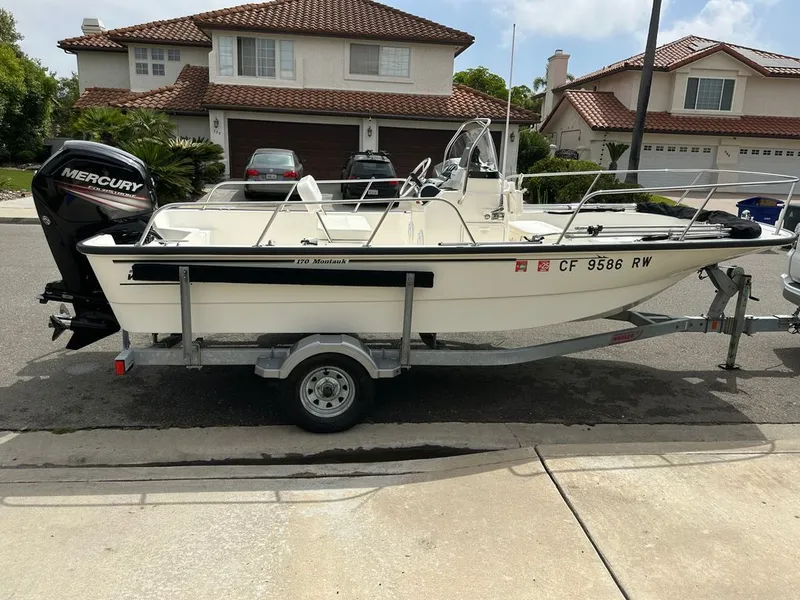 Slide: The Image of Boston Whaler 17 Montauk 2016 - 3