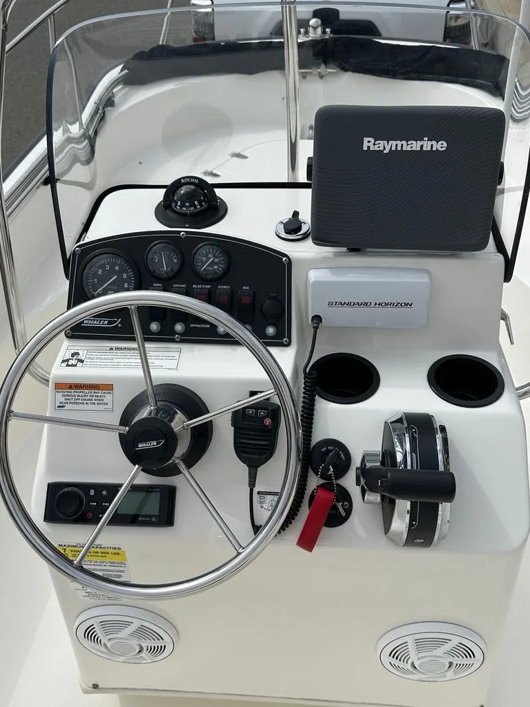 Slide: The Image of Boston Whaler 17 Montauk 2016 - 6