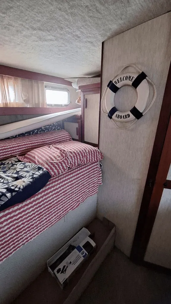 Slide: The Image of Carver 32 Aft Cabin Motor Yacht 1982 - 10