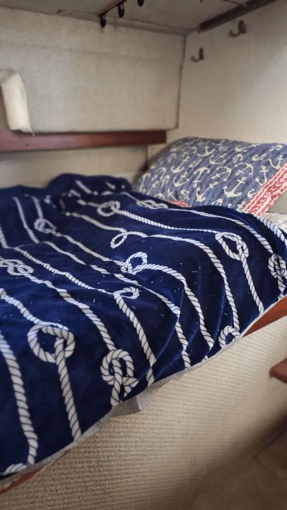 Slide: The Image of Carver 32 Aft Cabin Motor Yacht 1982 - 17