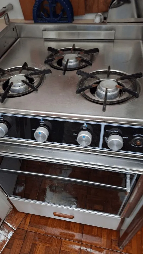 Slide: The Image of Carver 32 Aft Cabin Motor Yacht 1982 - 7