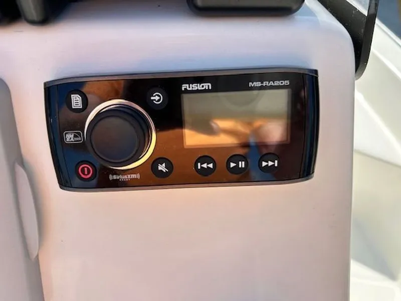 Slide: The Image of Boston Whaler 190 Montauk 2014 - 10