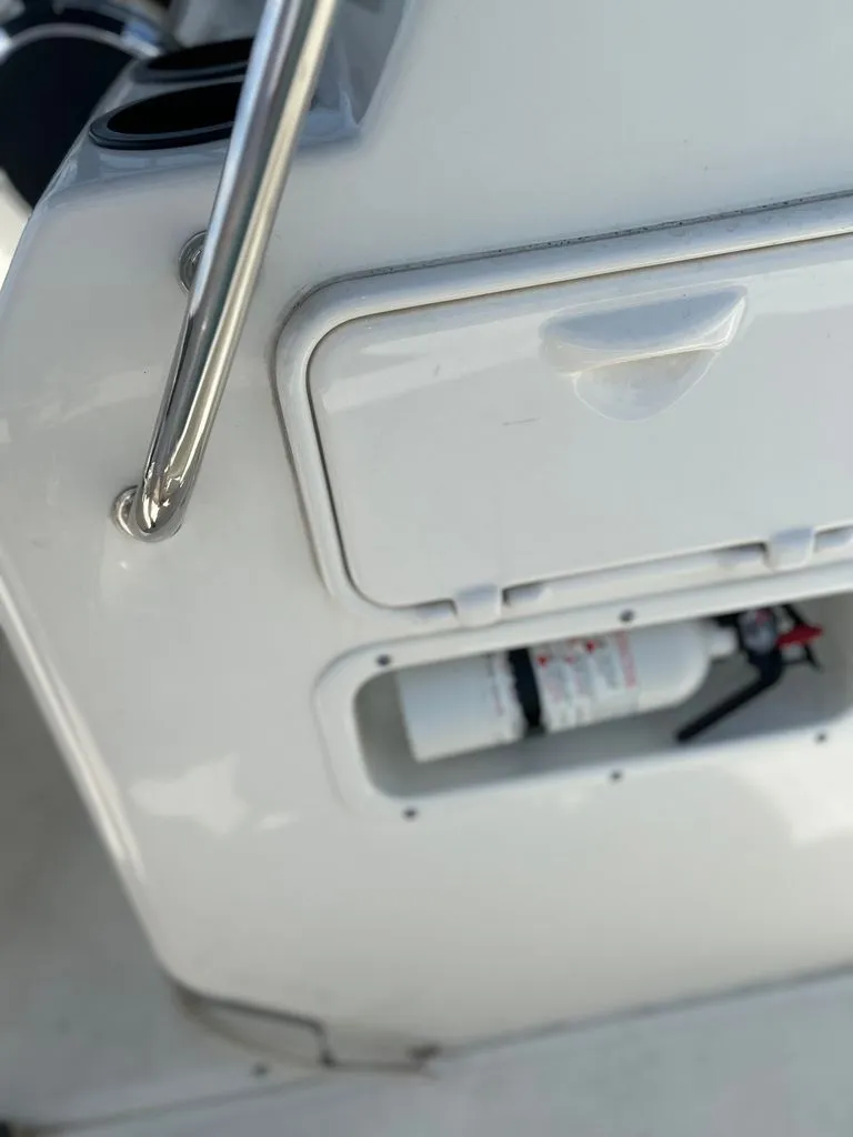 Slide: The Image of Boston Whaler 190 Montauk 2014 - 11