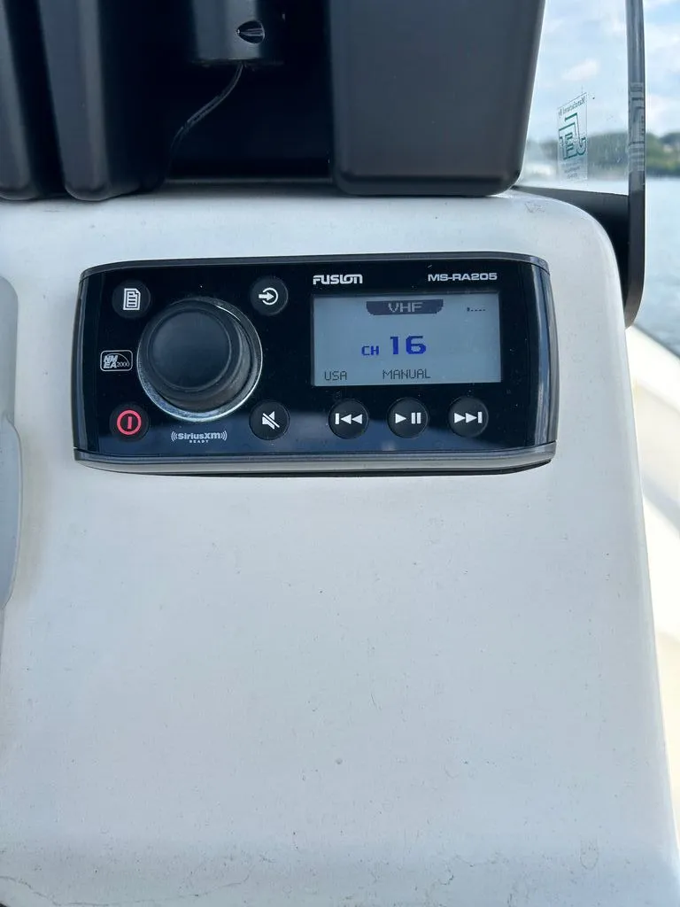 Slide: The Image of Boston Whaler 190 Montauk 2014 - 12