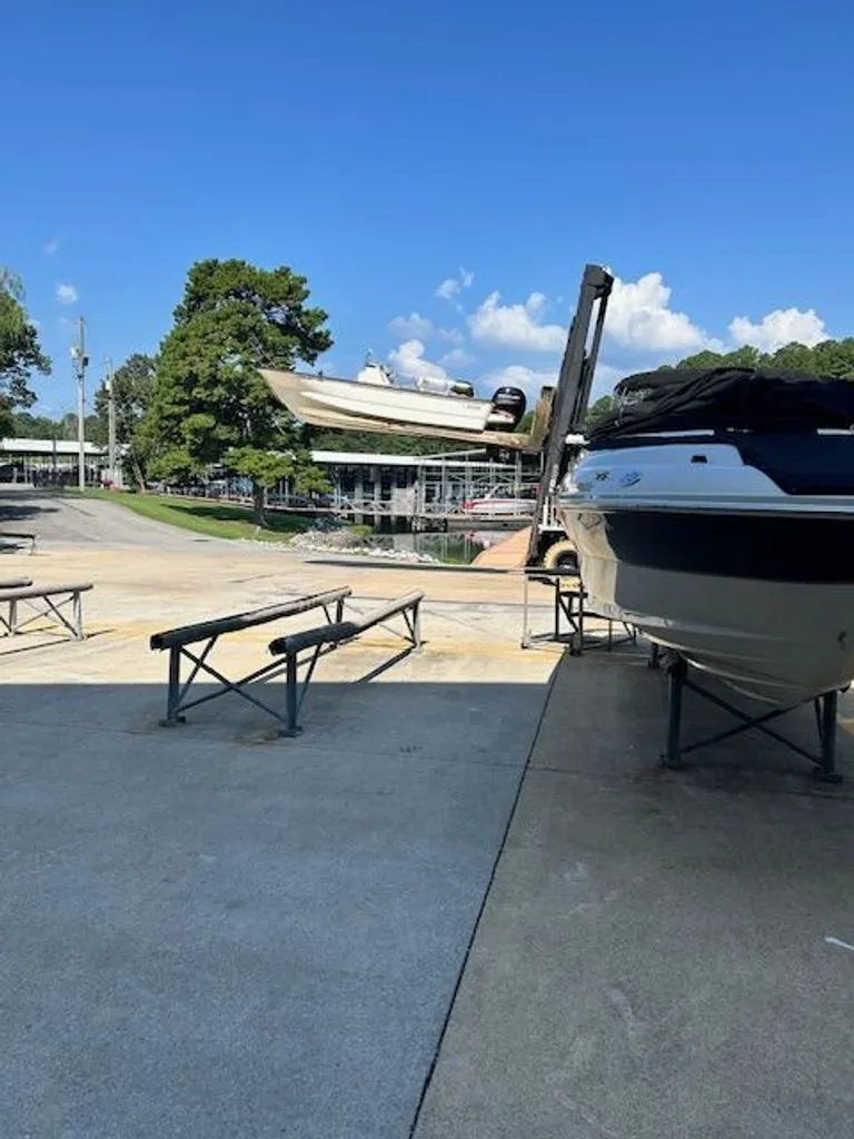 Slide: The Image of Boston Whaler 190 Montauk 2014 - 17