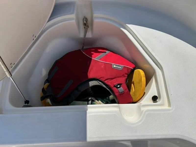 Slide: The Image of Boston Whaler 190 Montauk 2014 - 24