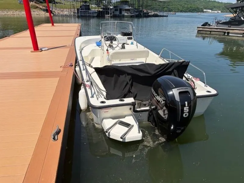 Slide: The Image of Boston Whaler 190 Montauk 2014 - 28