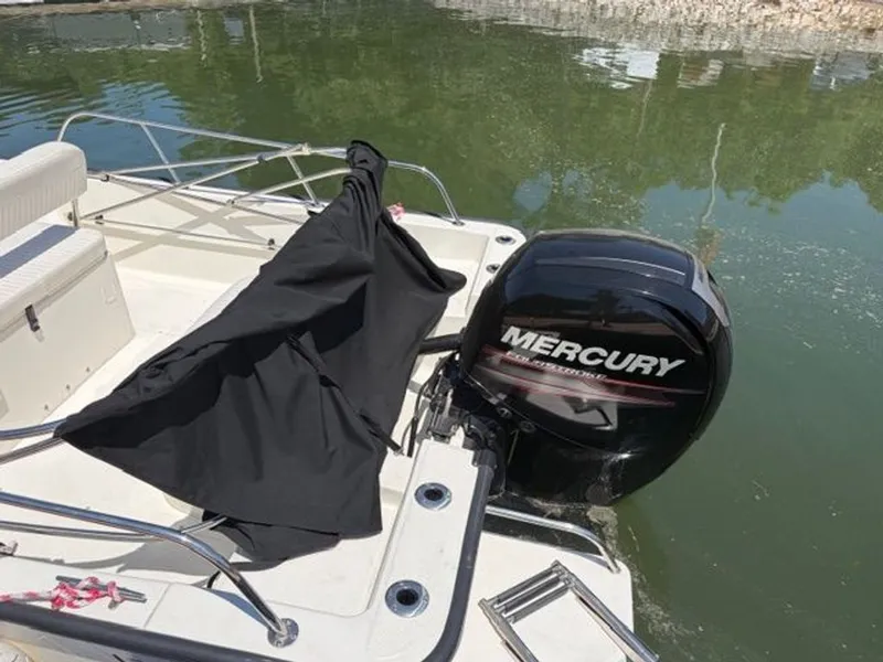 Slide: The Image of Boston Whaler 190 Montauk 2014 - 29