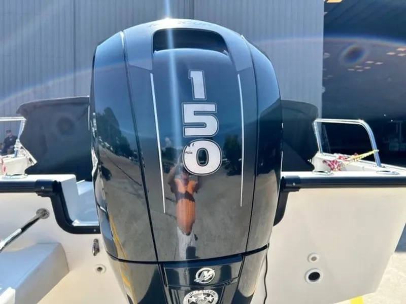 Slide: The Image of Boston Whaler 190 Montauk 2014 - 30