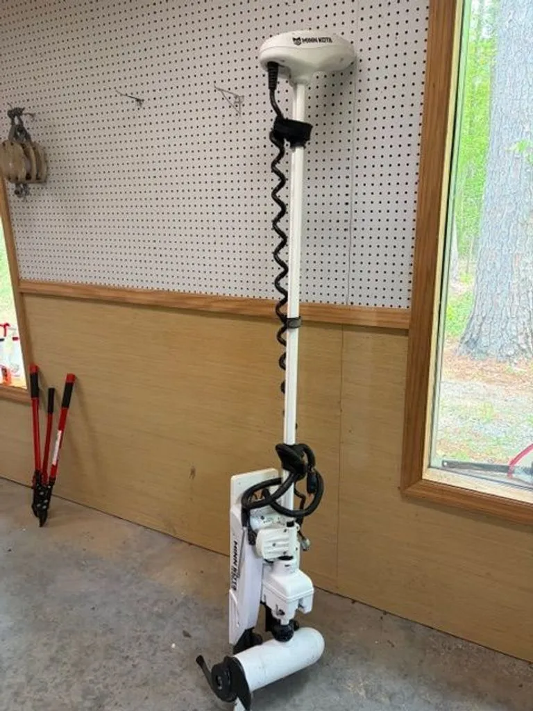 Slide: The Image of Boston Whaler 190 Montauk 2014 - 32