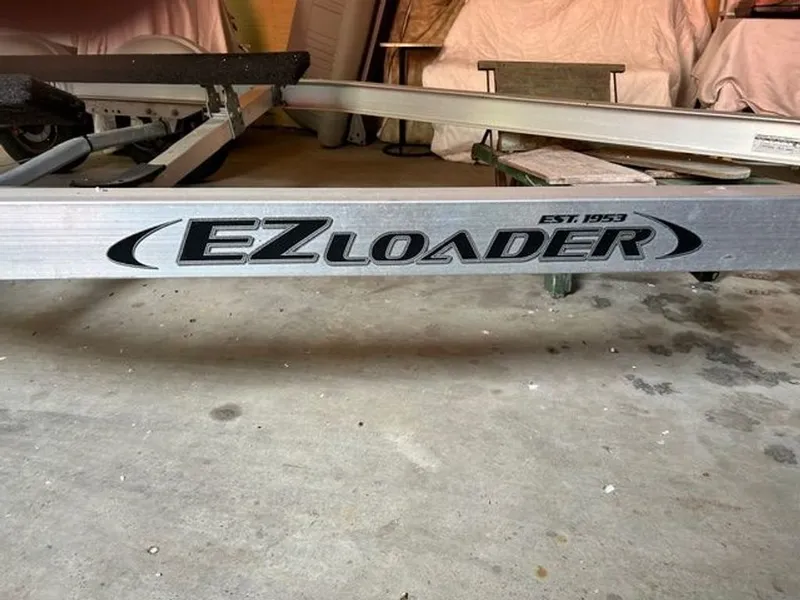 Slide: The Image of Boston Whaler 190 Montauk 2014 - 34