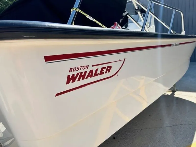 Slide: The Image of Boston Whaler 190 Montauk 2014 - 36