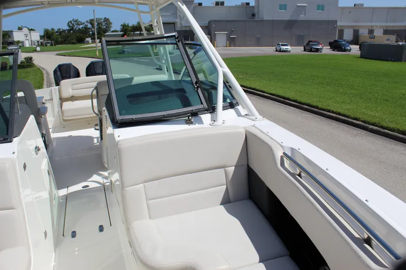 Slide: The Image of Boston Whaler 270 Vantage 2018 - 56