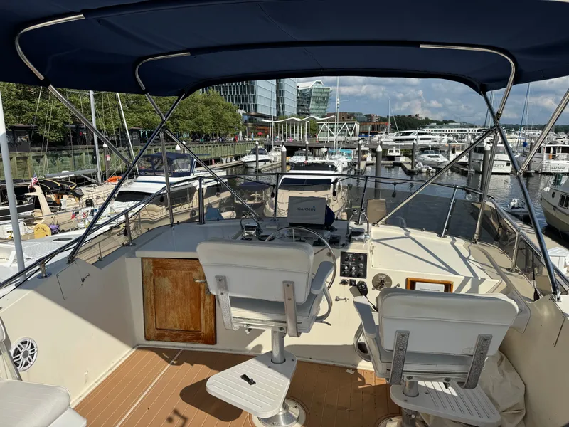 Slide: The Image of Hatteras 53 Extended Deck 1985 - 100