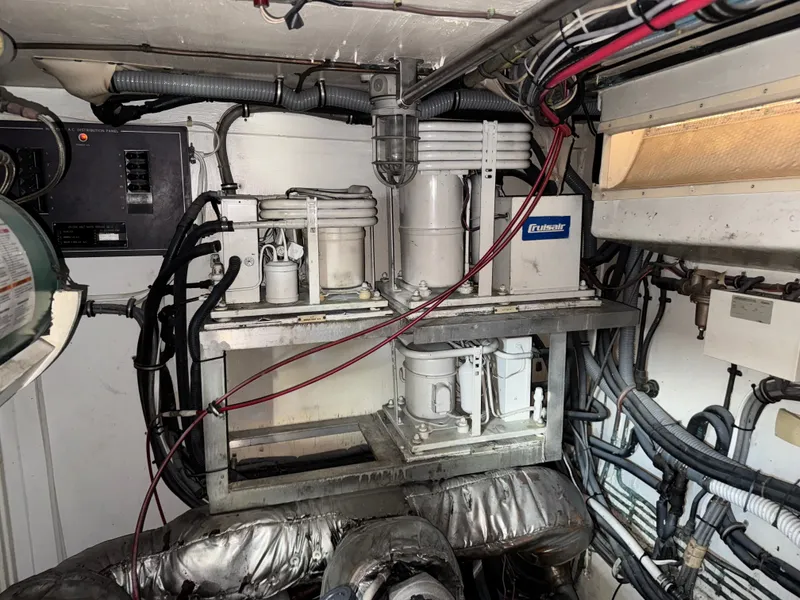 Slide: The Image of Hatteras 53 Extended Deck 1985 - 111