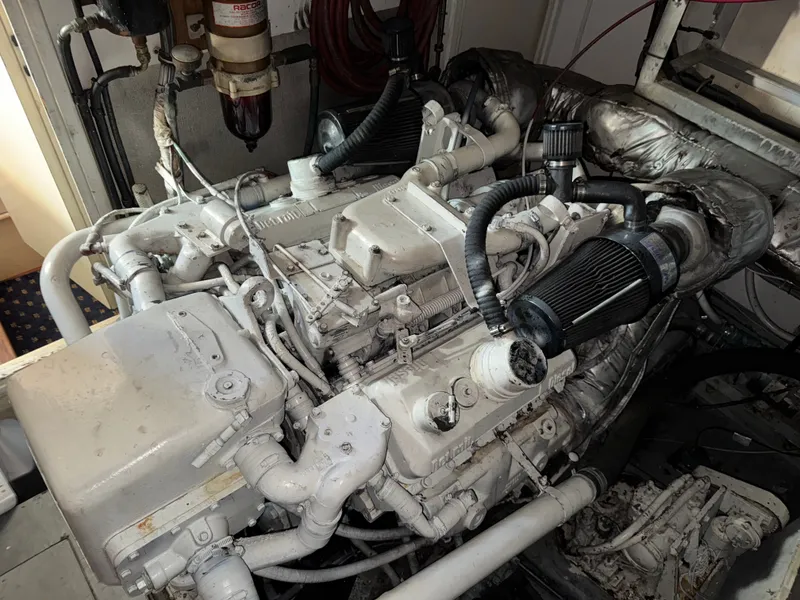 Slide: The Image of Hatteras 53 Extended Deck 1985 - 113