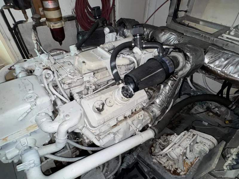 Slide: The Image of Hatteras 53 Extended Deck 1985 - 114