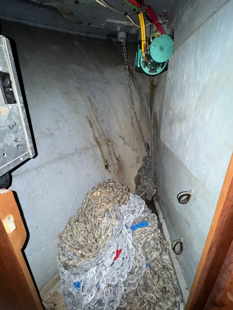 Slide: The Image of Hatteras 53 Extended Deck 1985 - 119